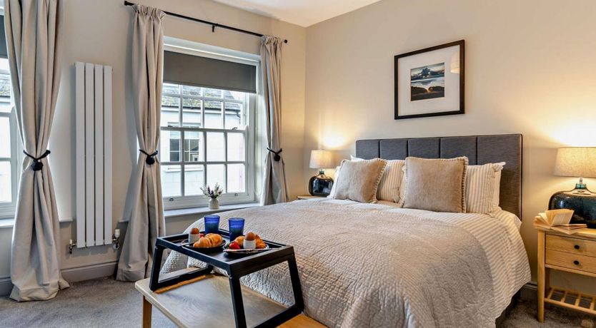 Photo of 2 Bed in Tenby