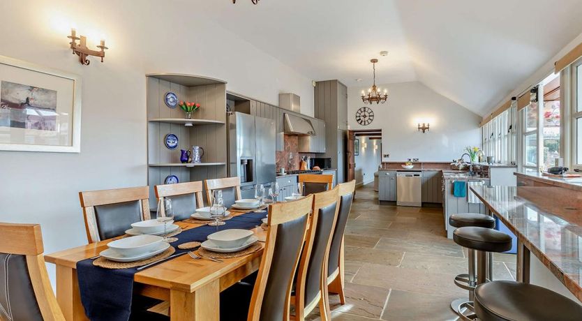 Photo of 4 Bed in North Cadbury