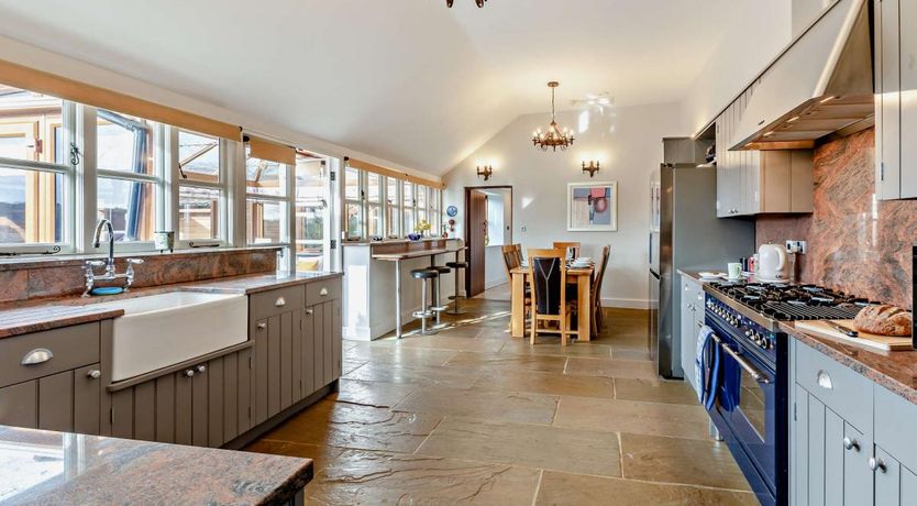 Photo of 4 Bed in North Cadbury