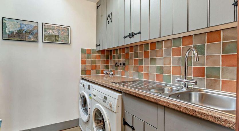 Photo of 4 Bed in North Cadbury