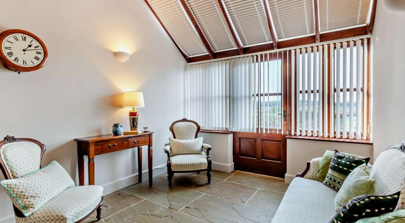 Photo of 4 Bed in North Cadbury