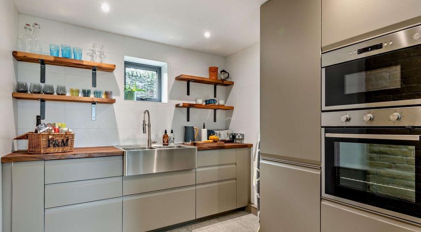 Photo of 3 Bed in Sheffield