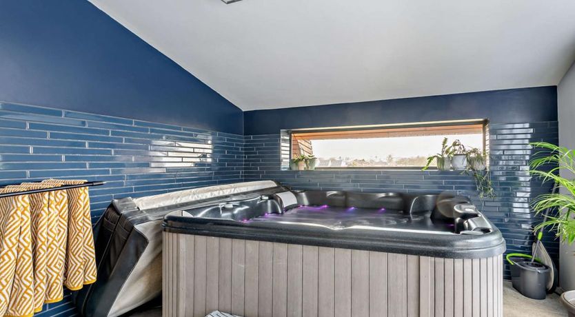 Photo of 3 Bed in Thurlstone