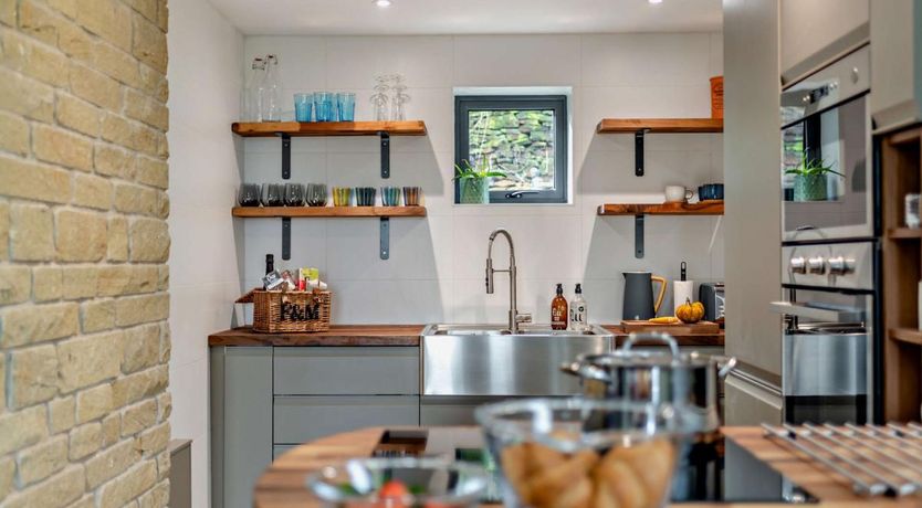 Photo of 3 Bed in Thurlstone