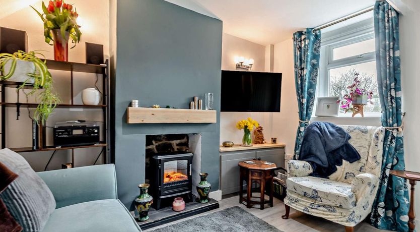 Photo of 2 Bed in High Peak
