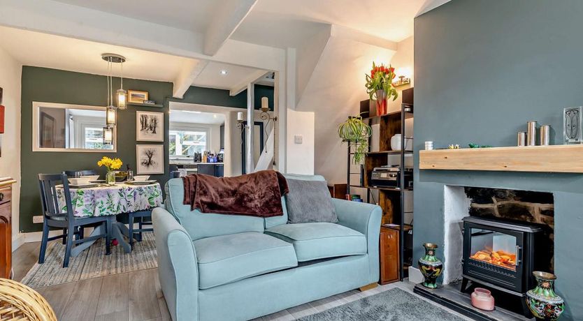 Photo of in Buxworth (94131)