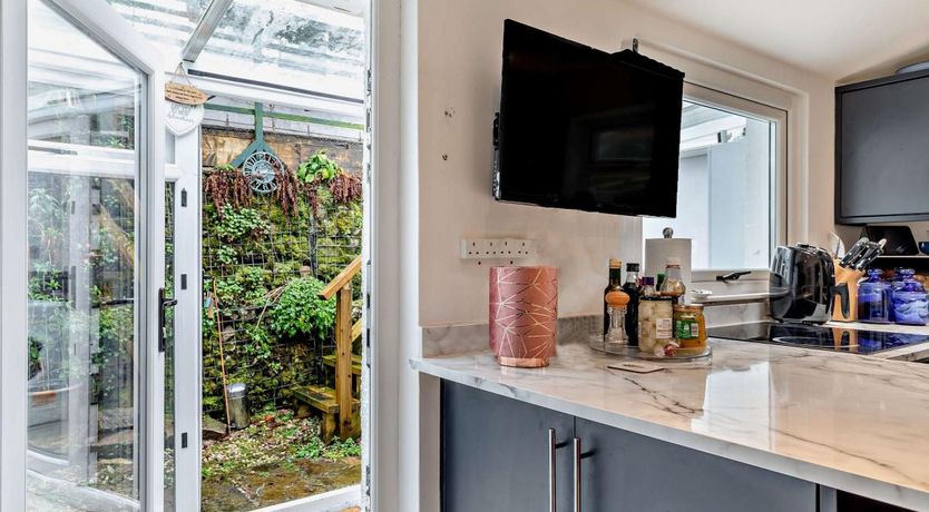 Photo of 2 Bed in Buxworth