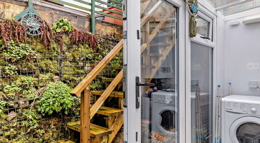 Photo of 2 Bed in Buxworth