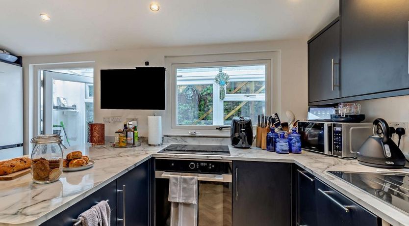 Photo of 2 Bed in Buxworth