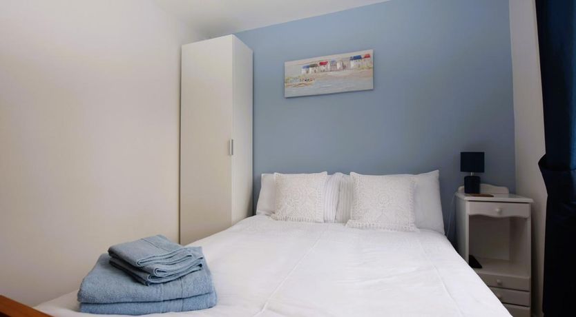 Photo of 5 Bed in Chapel St. Leonards