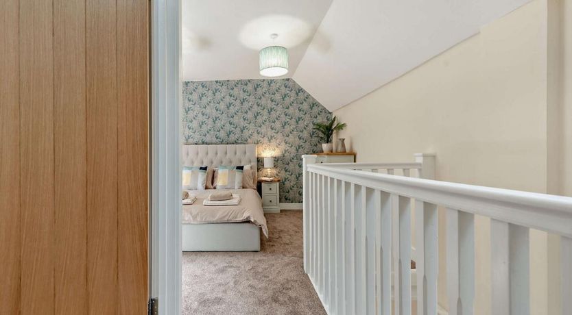 Photo of 1 Bed in Tenby