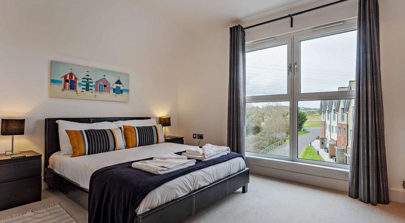 Photo of 4 Bed in Newport