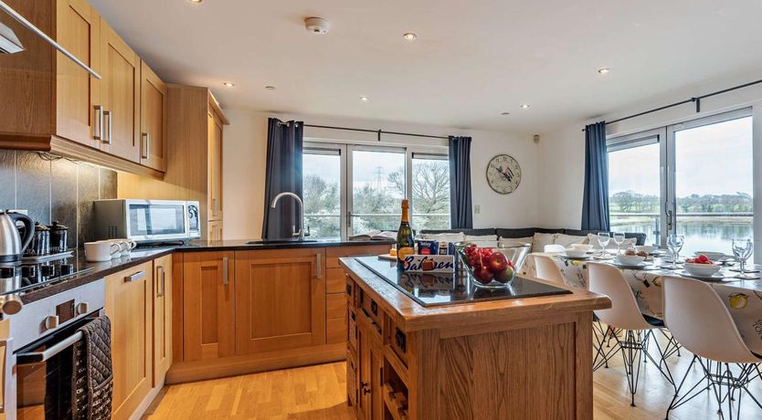 Photo of 4 Bed in Newport