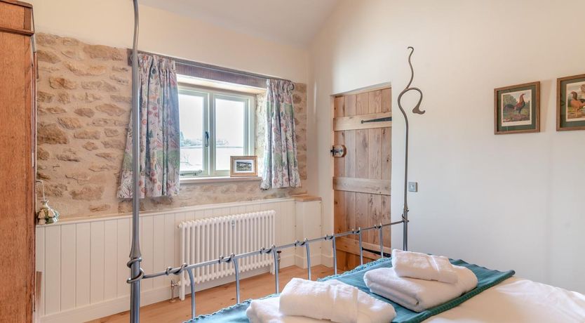 Photo of 1 Bed in Stoke Abbott