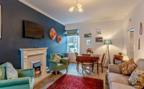 Photo of in Cullen (94536)