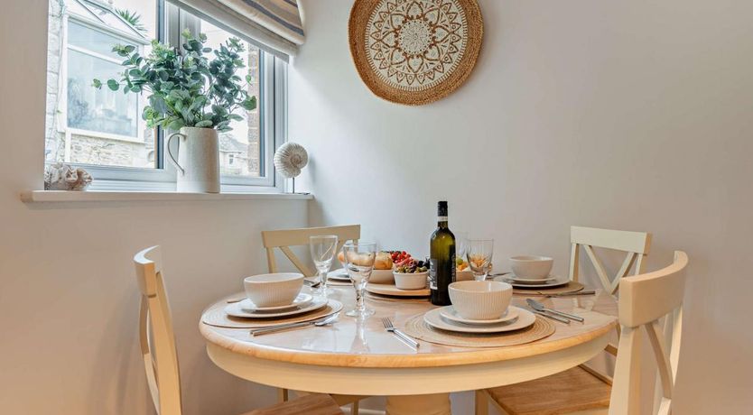 Photo of 2 Bed in Portland