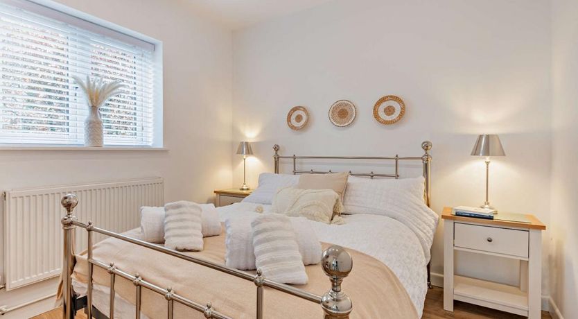 Photo of 2 Bed in Portland