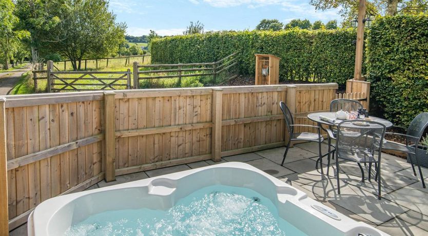 Photo of 1 Bed in Buckland St Mary