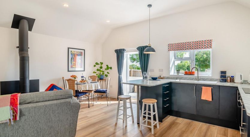 Photo of 1 Bed in Buckland St Mary