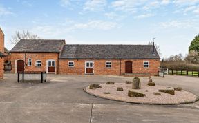 Photo of 3 Bed in Ashbourne