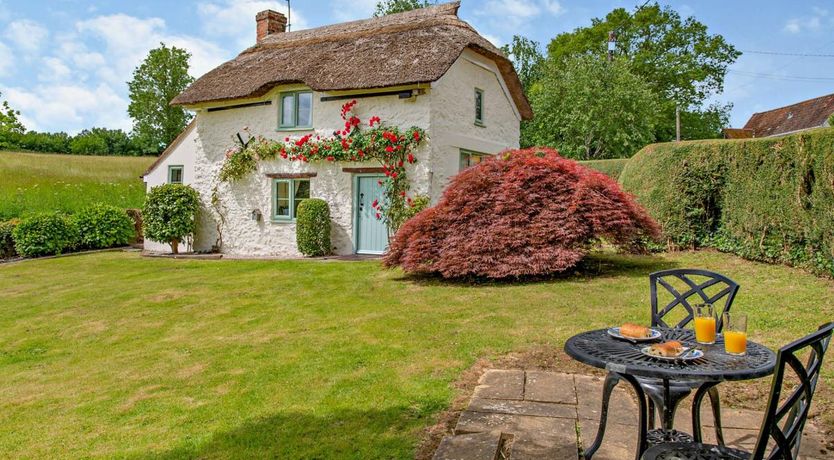 Photo of in Netherbury (94625)