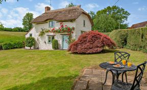 Photo of 1 Bed in Netherbury