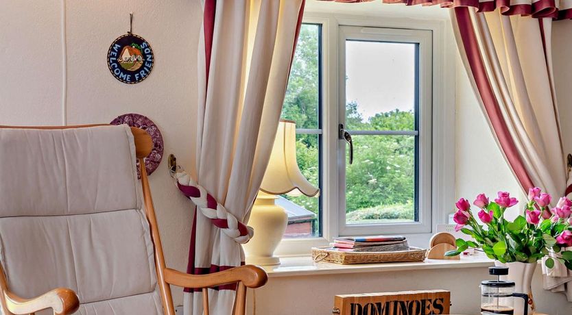 Photo of 1 Bed in Netherbury