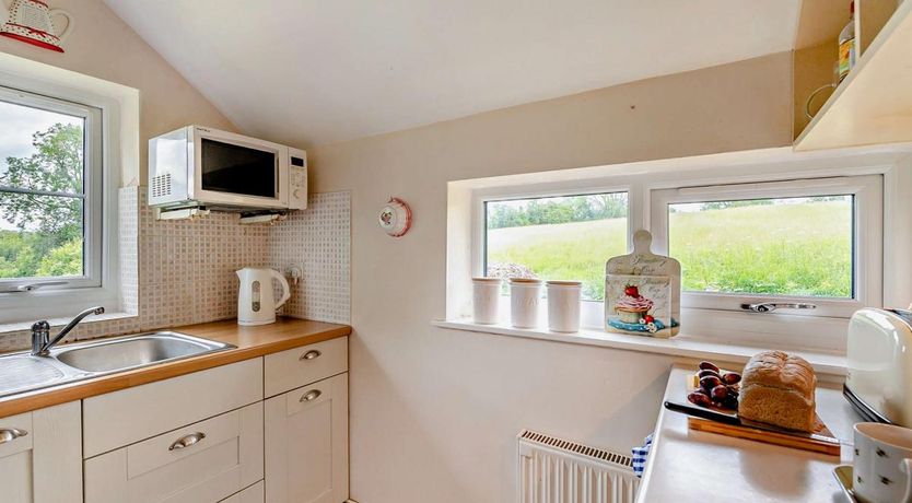 Photo of 1 Bed in Netherbury