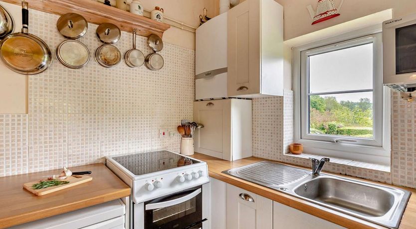 Photo of 1 Bed in Netherbury