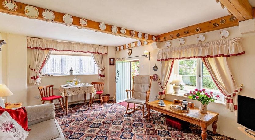 Photo of 1 Bed in Netherbury