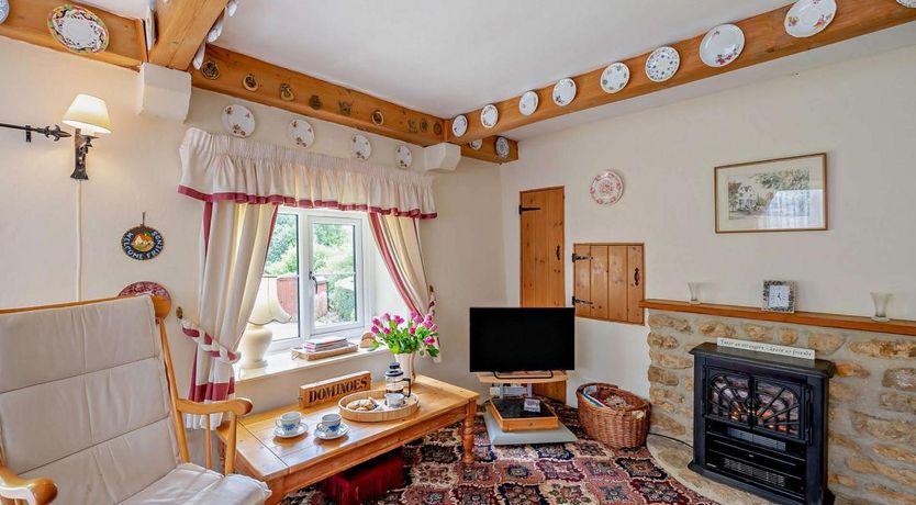 Photo of 1 Bed in Netherbury