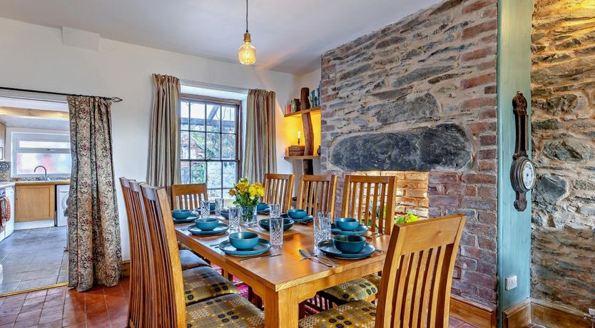 Photo of 4 Bed in Bala