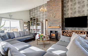6 Bed in Broxburn Holiday Home
