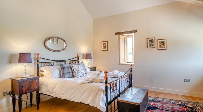 Photo of 2 Bed in Stoke Abbott