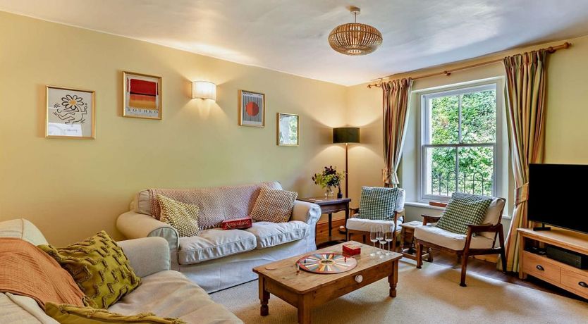 Photo of 4 Bed in Bovey Tracey