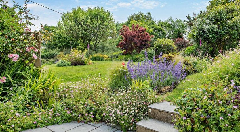 Photo of 4 Bed in Bovey Tracey