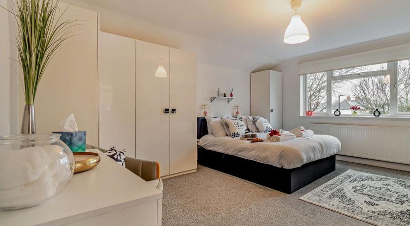 Photo of 2 Bed in Stratford-upon-Avon