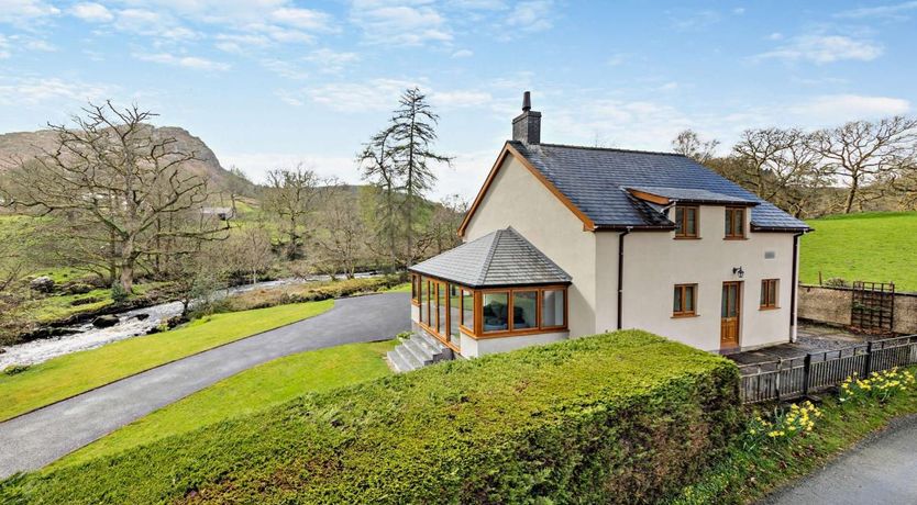 Photo of 3 Bed in Llanuwchllyn