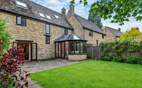 Photo of in Lower Slaughter (94643)