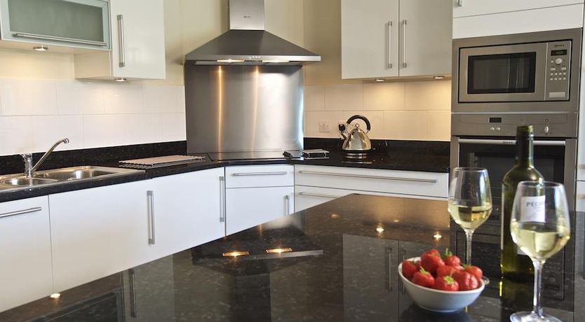 Photo of 4 Bolt Head