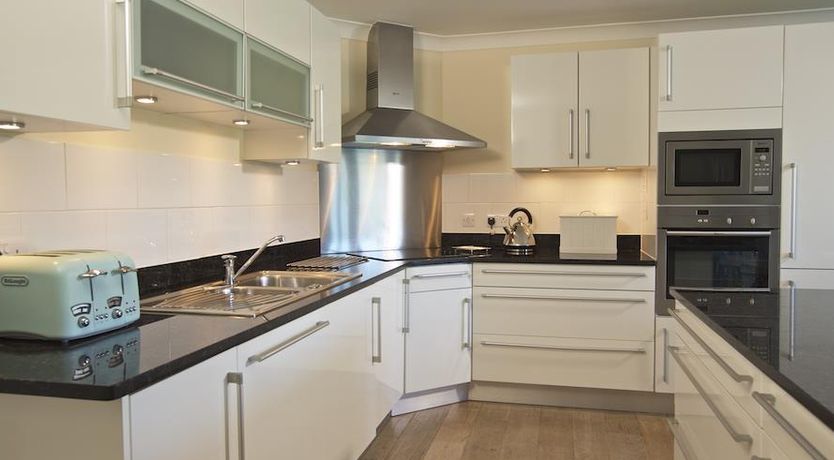 Photo of 4 Bolt Head