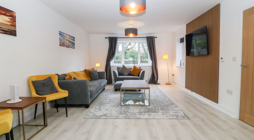 Photo of White Bull House