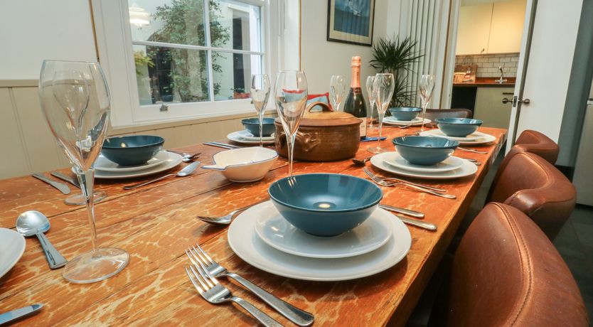 Photo of Lands House