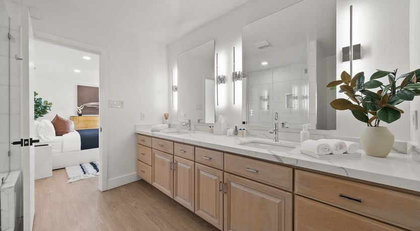 Photo of Beverly Thrills