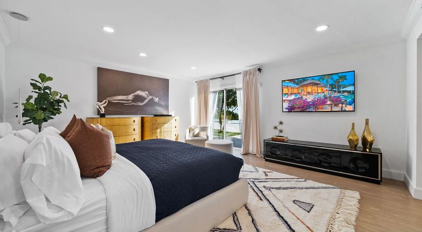 Photo of Beverly Thrills