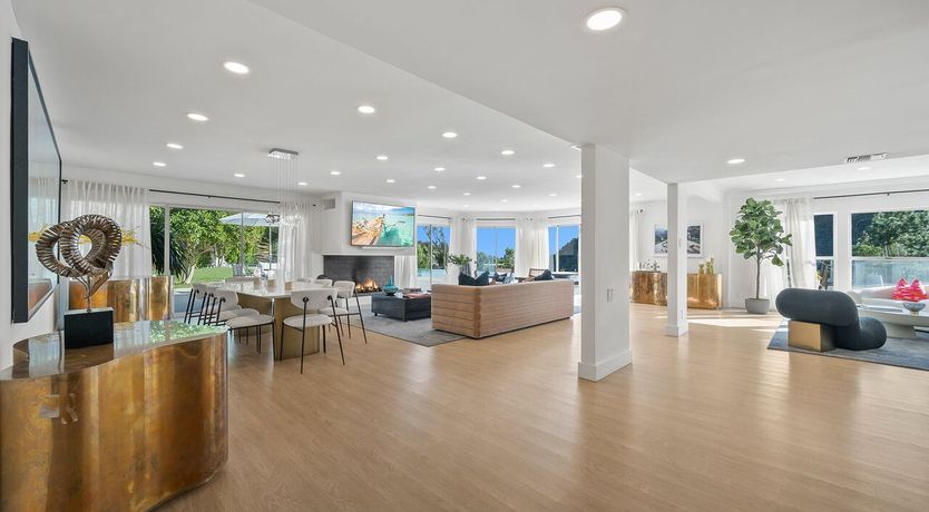 Photo of Beverly Thrills