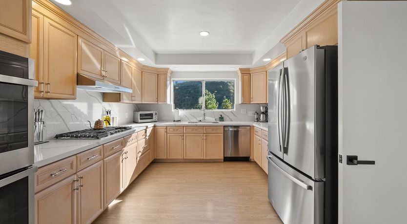 Photo of Beverly Thrills