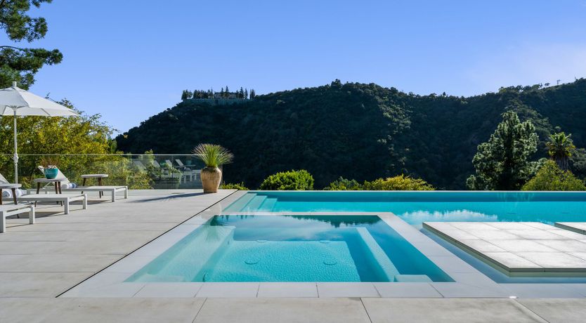 Photo of Beverly Thrills