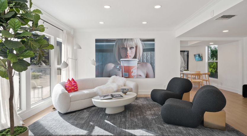 Photo of Beverly Thrills