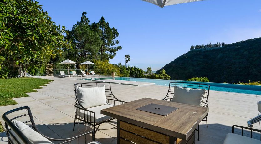 Photo of Beverly Thrills